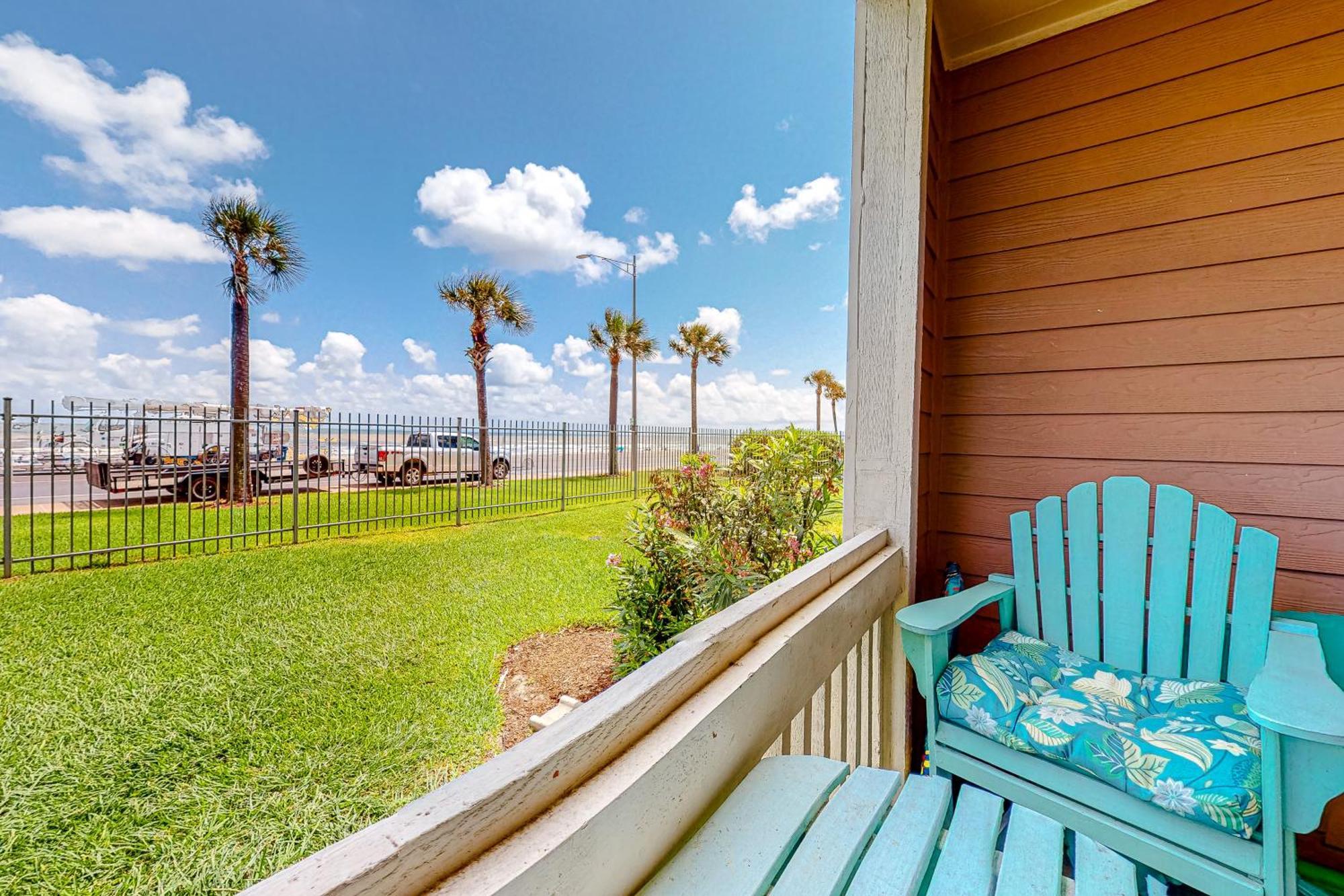 The Dawn Condominiums Galveston Room photo