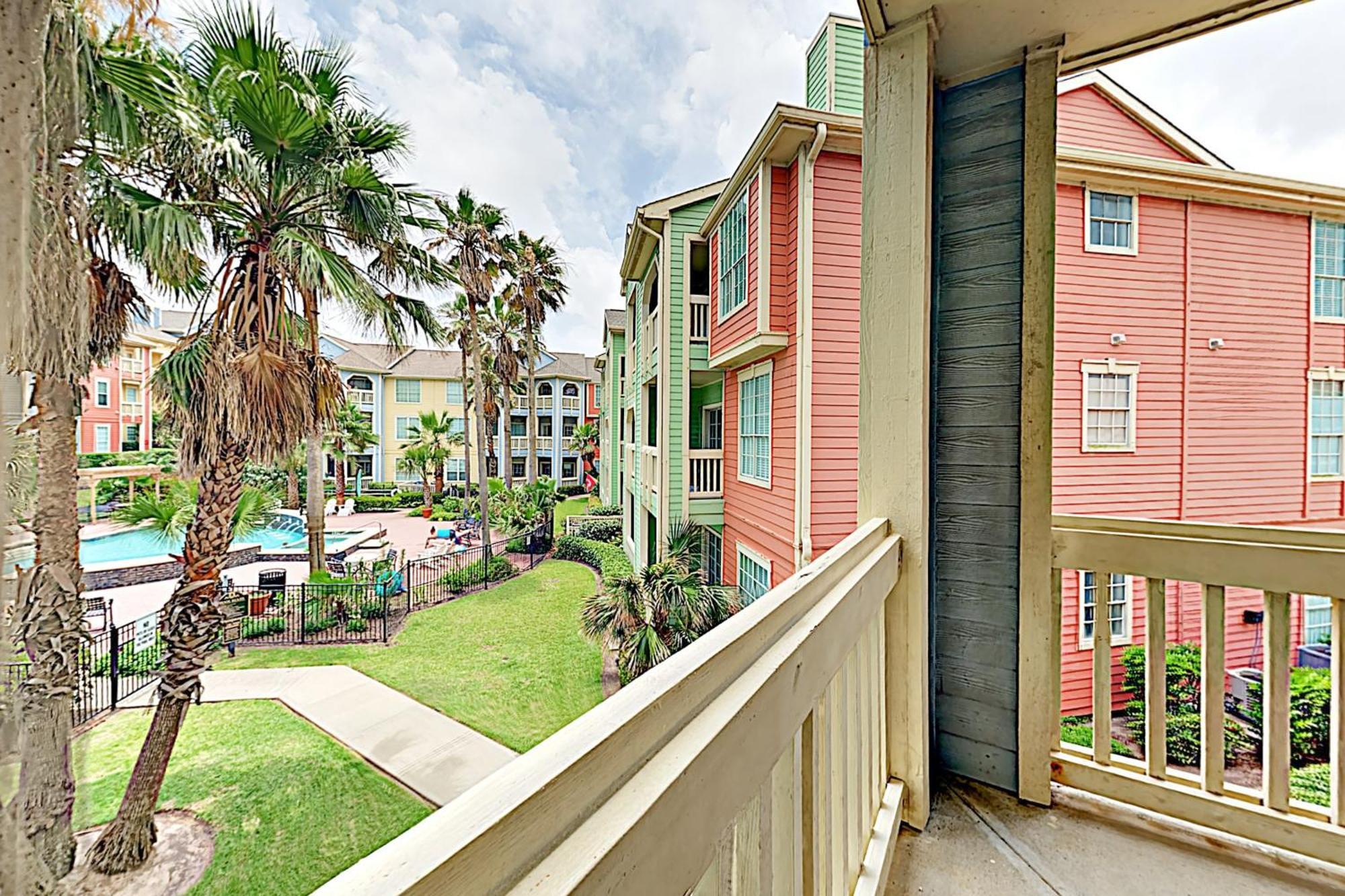 The Dawn Condominiums Galveston Room photo